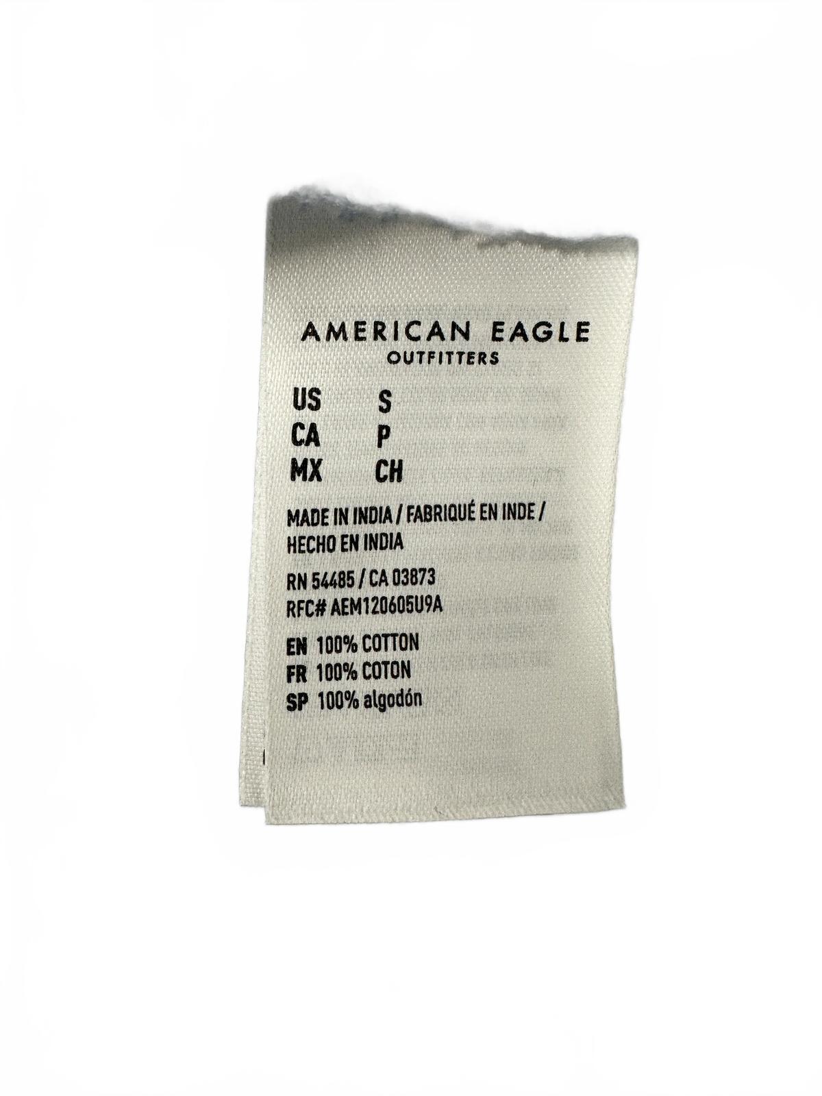 American Eagle Sleeveless Button Up Crop Top