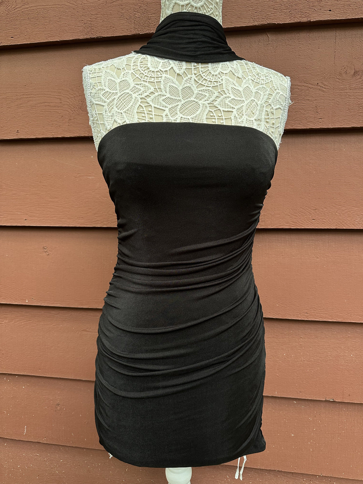 Superdown Black Ruched Halter Mini Dress Chic Partywear Contemporary