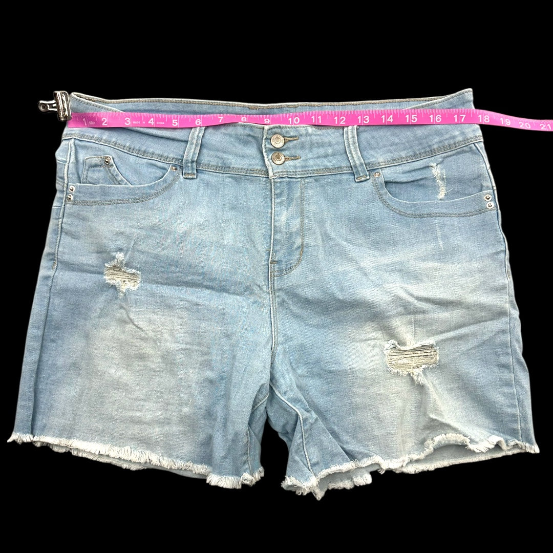 YMI WannaBettaButt Lightwash Distressd Shorts