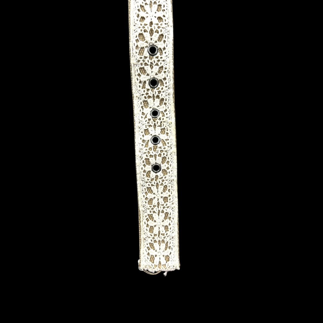 White Lace Fashion Belt