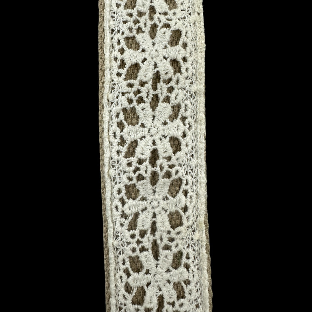 White Lace Fashion Belt
