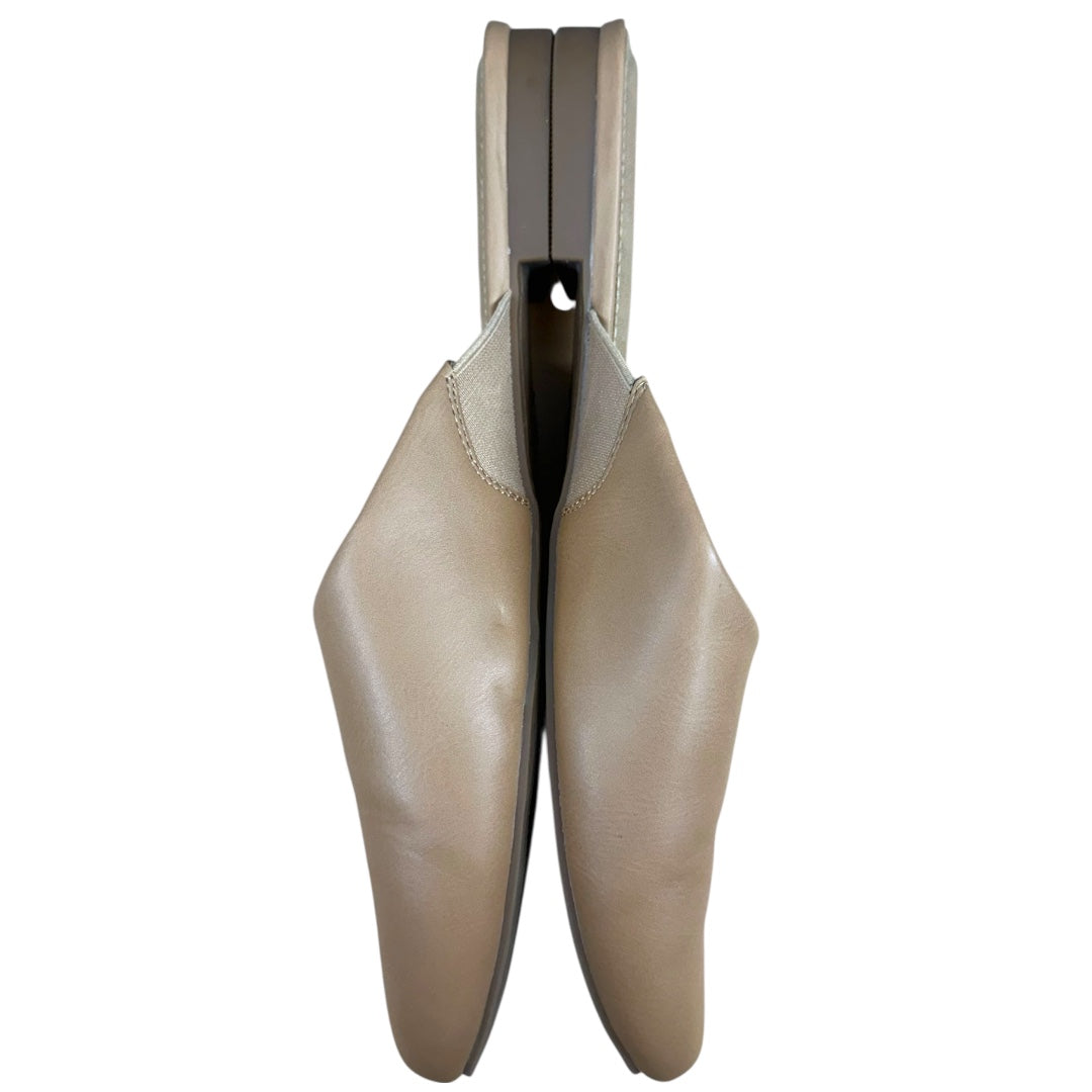Universal Thread Greta Flat Mule NWOT