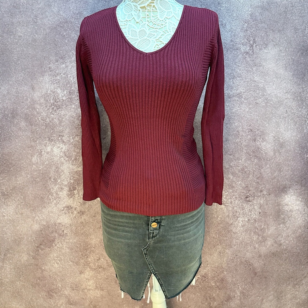 White House Black Market Burgundy V Neck Ribbed Sweater