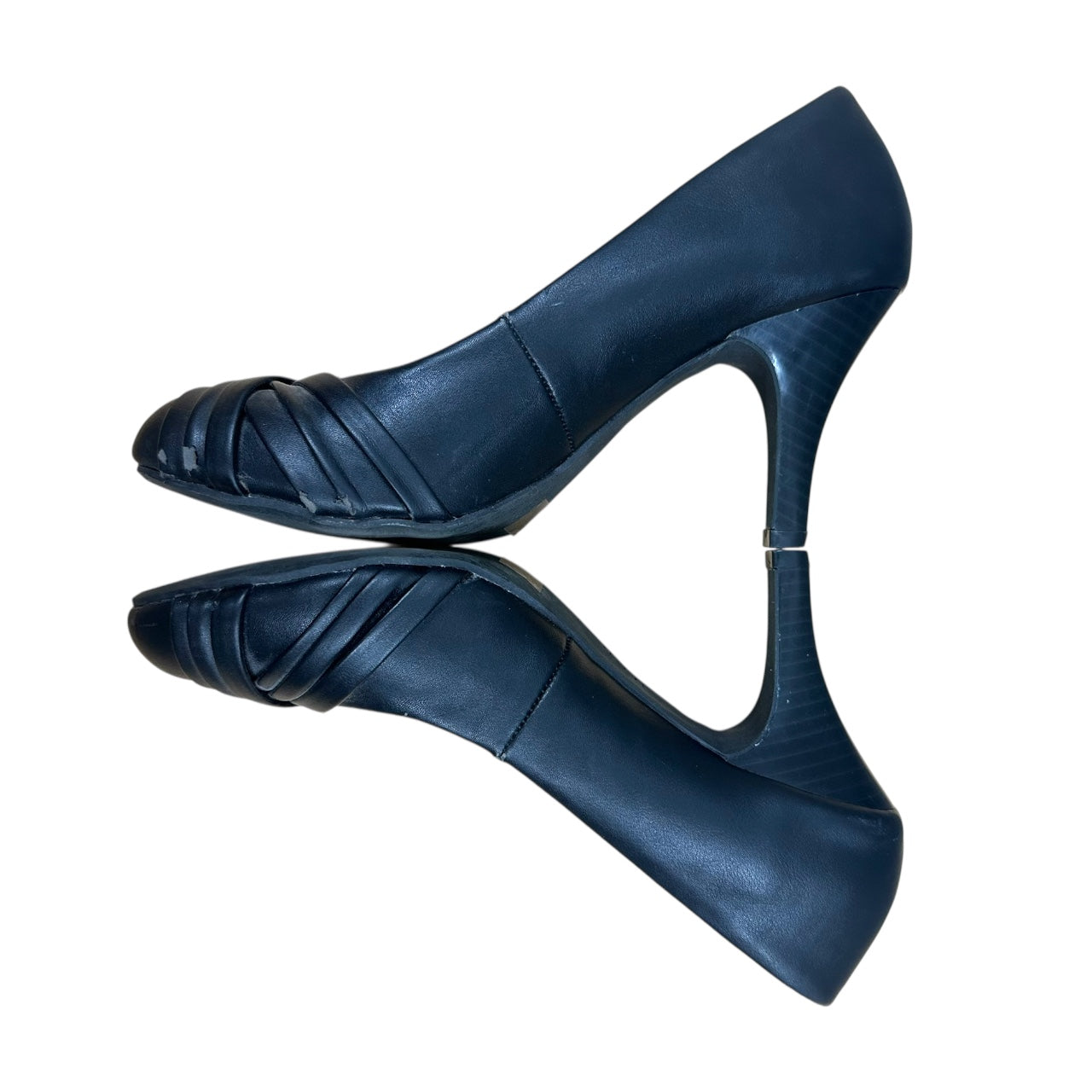 Report Ladee Black Pleated Pump