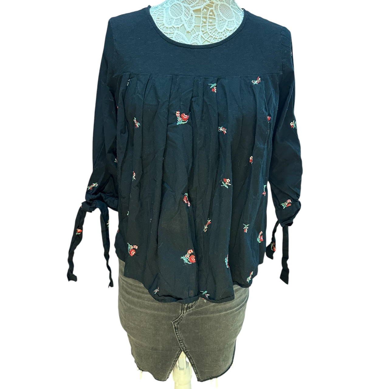 LC Lauren Conrad Black Floral Embroidered Peasant Boho Blouse