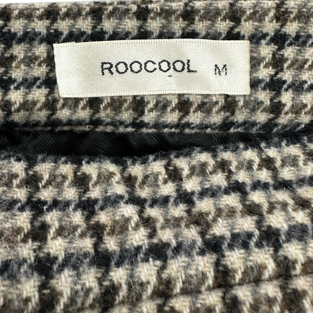 Vintage Style Roocool Houndstooth Mini Skirt Dark Academia Plaid Skirt with Pockets