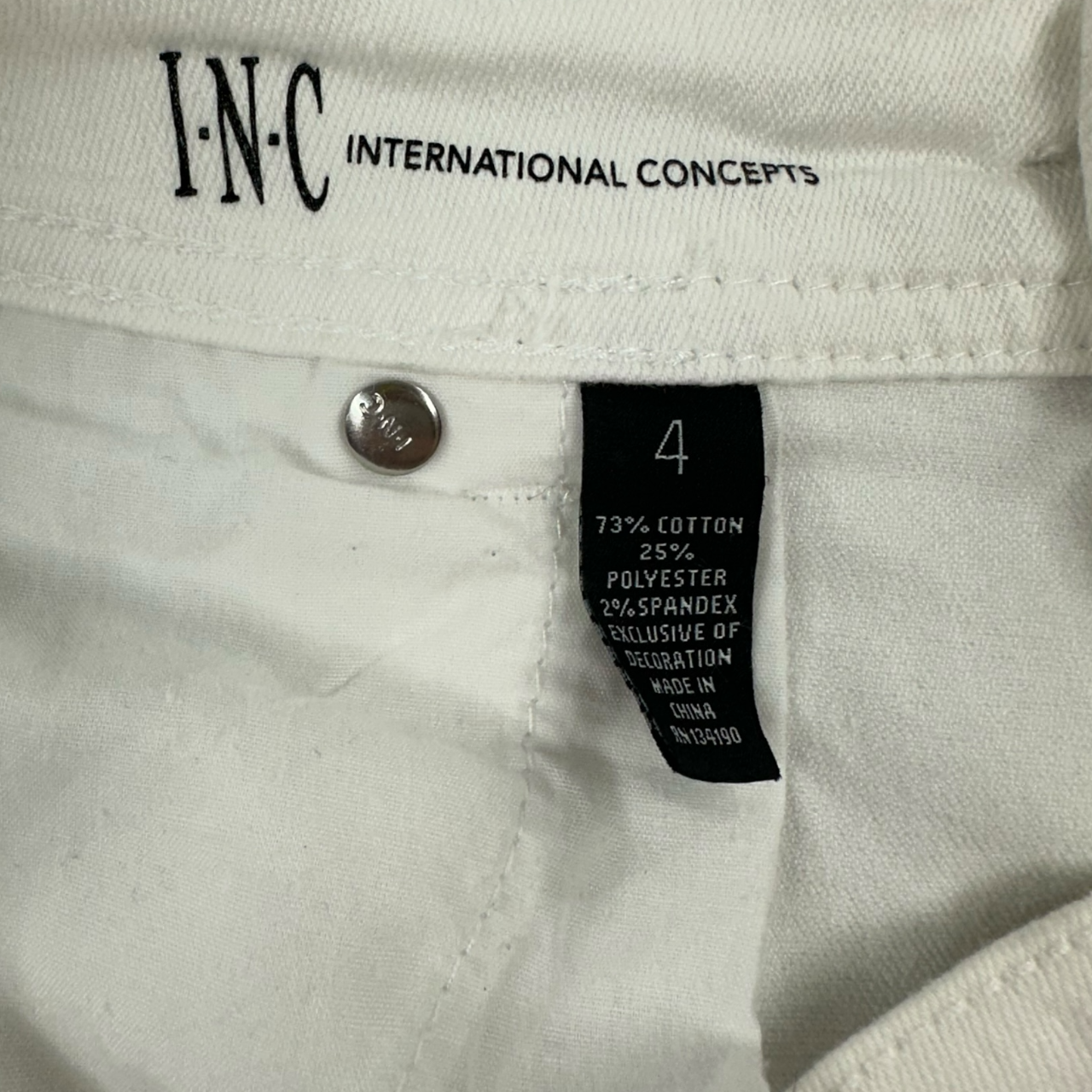 Y2K INC International Concepts White Curvy Fit Capris