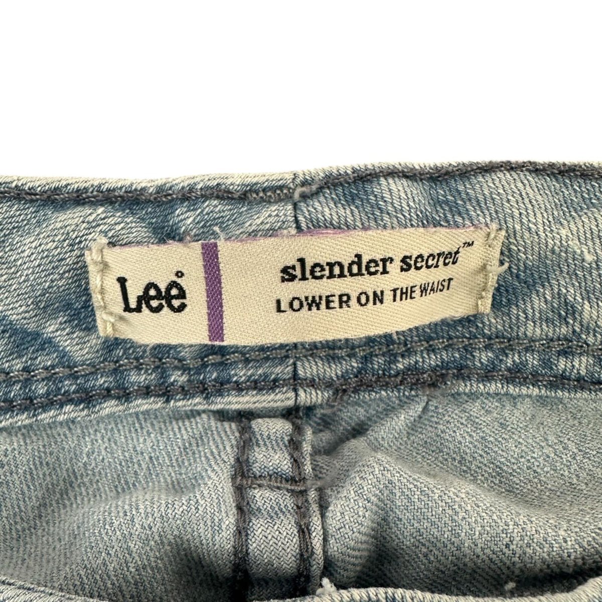 Lee Y2K Rhinestone Embellished Light Wash Capri Jeans with Wide Cuff
