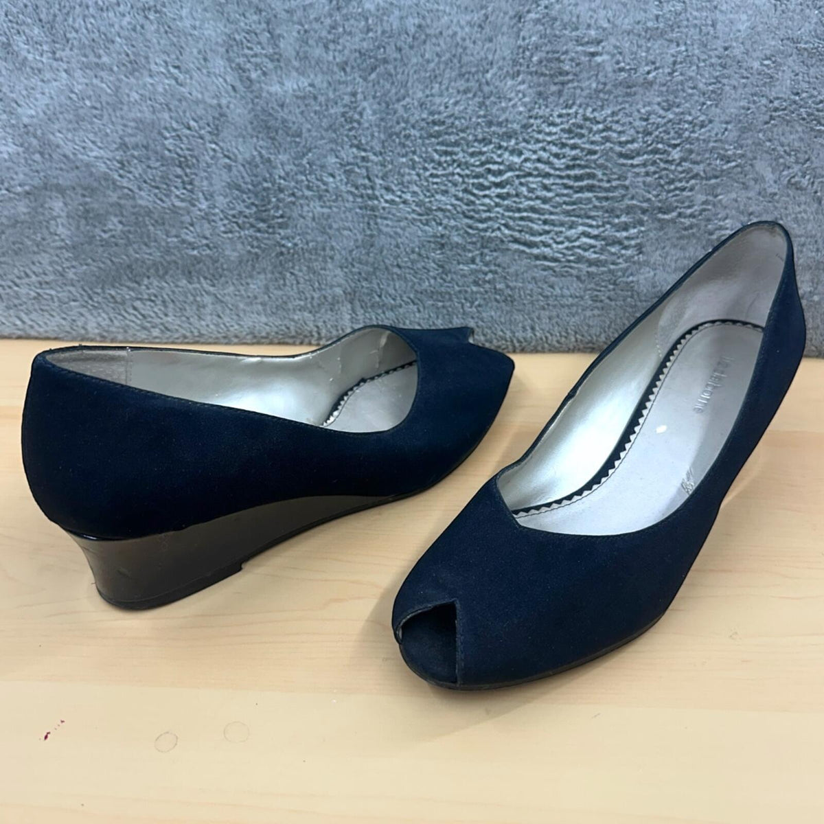 Liz Claiborne Maryann Black Peep Toe Wedges Classic Professional Quiet Luxe