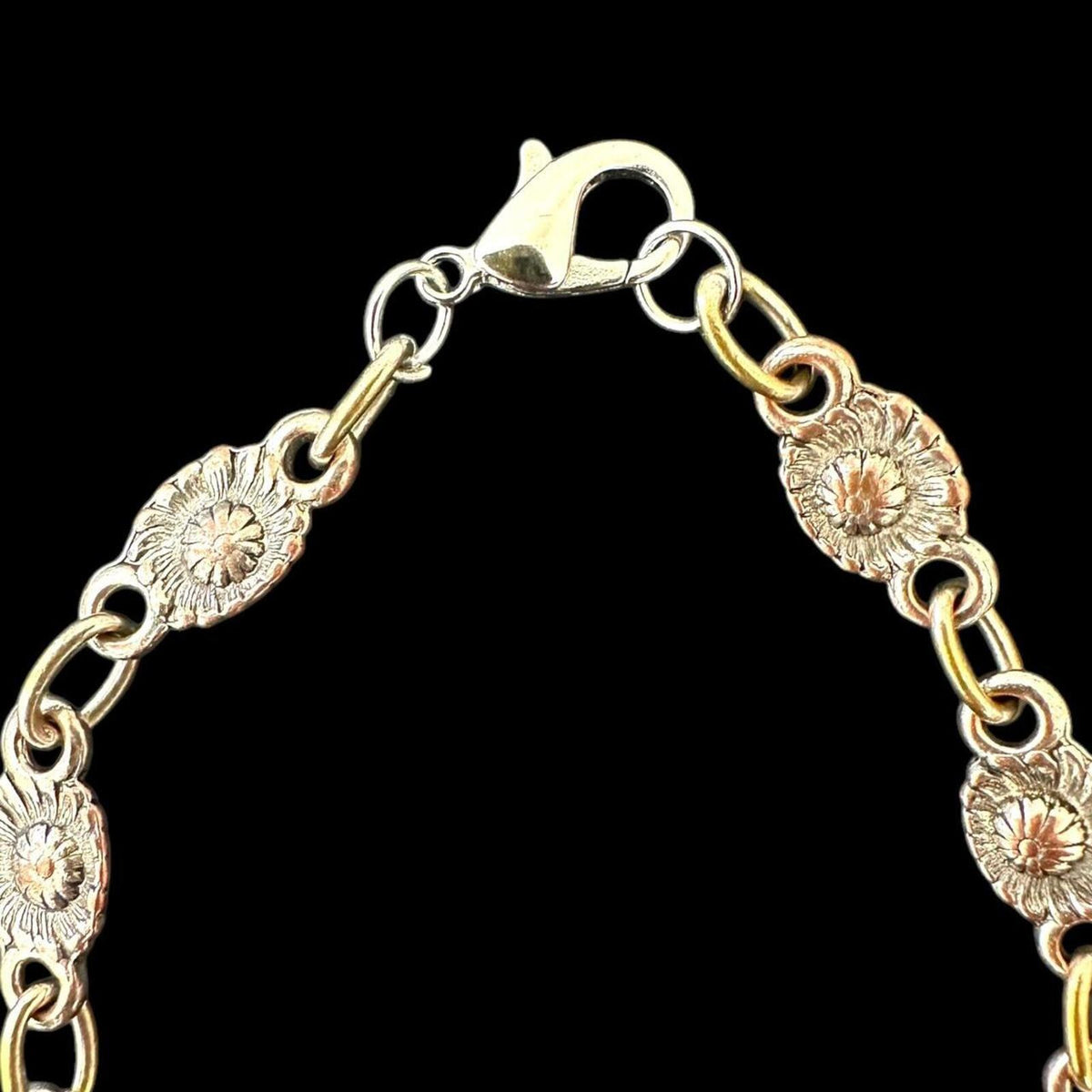 Vintage Gold Tone Daisy Link Chain Necklace