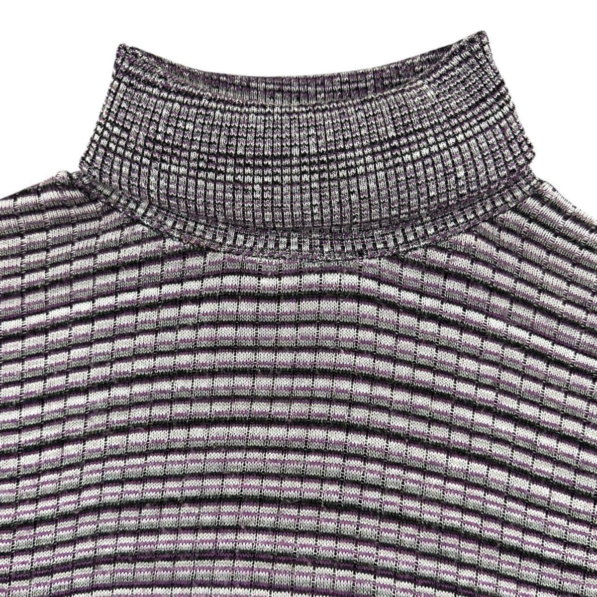 Y2K iZ Byer Purple and White Short Sleeve Turtleneck Knit Top